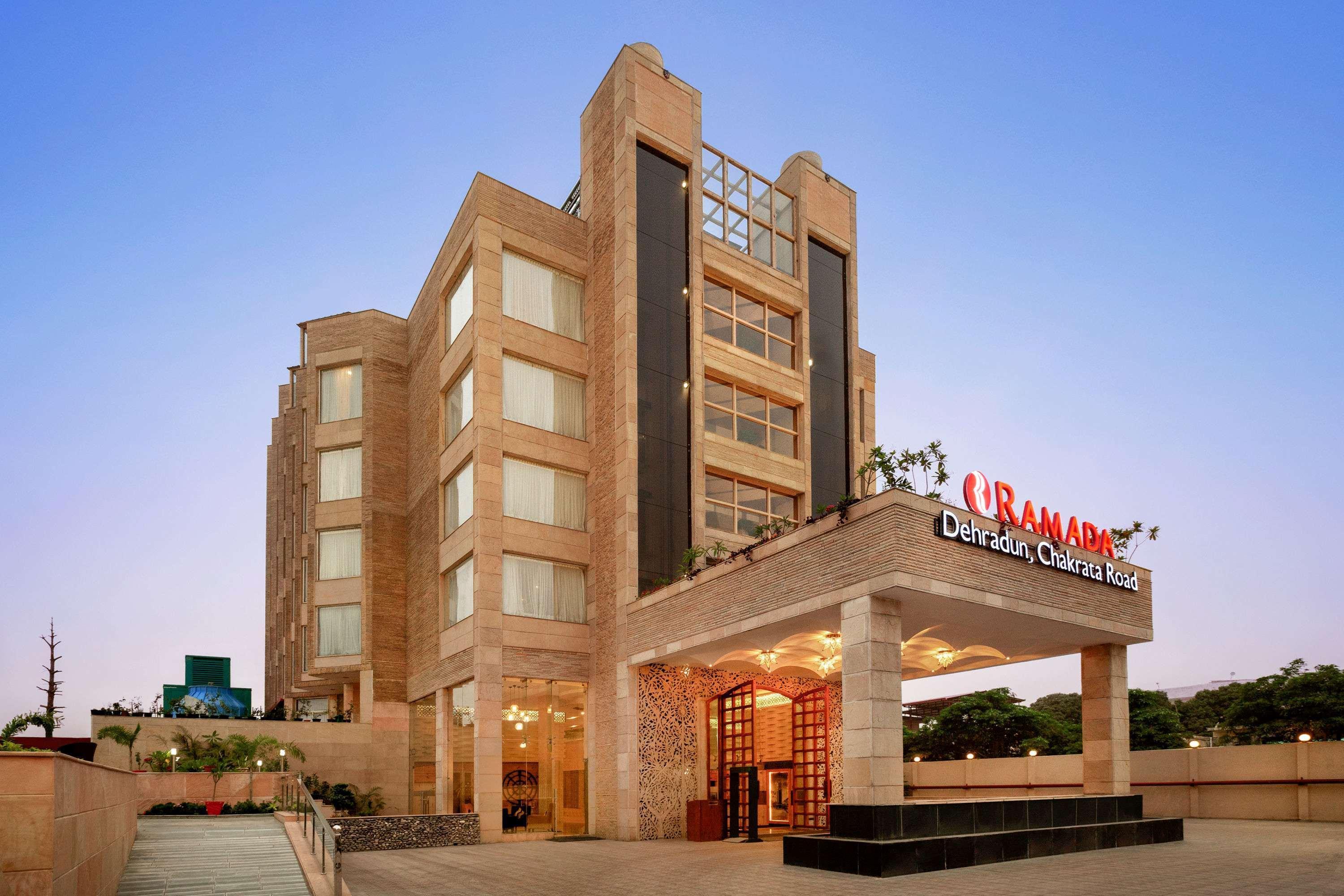 Ramada Dehradun Chakrata Road Hotel Exterior foto